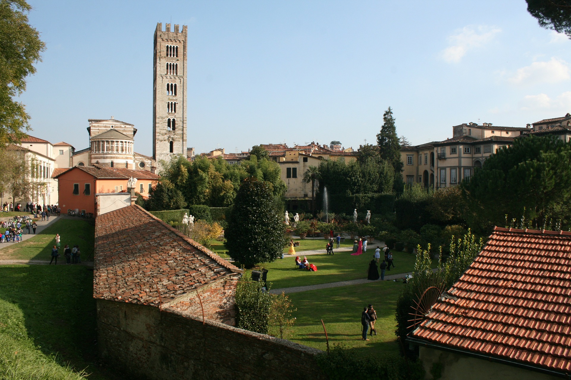 Is a medieval city in the direction of Firenze, with the car it take 45 minutes to go there. The historical center is sorrounded by the walls where you can walk all around the center.