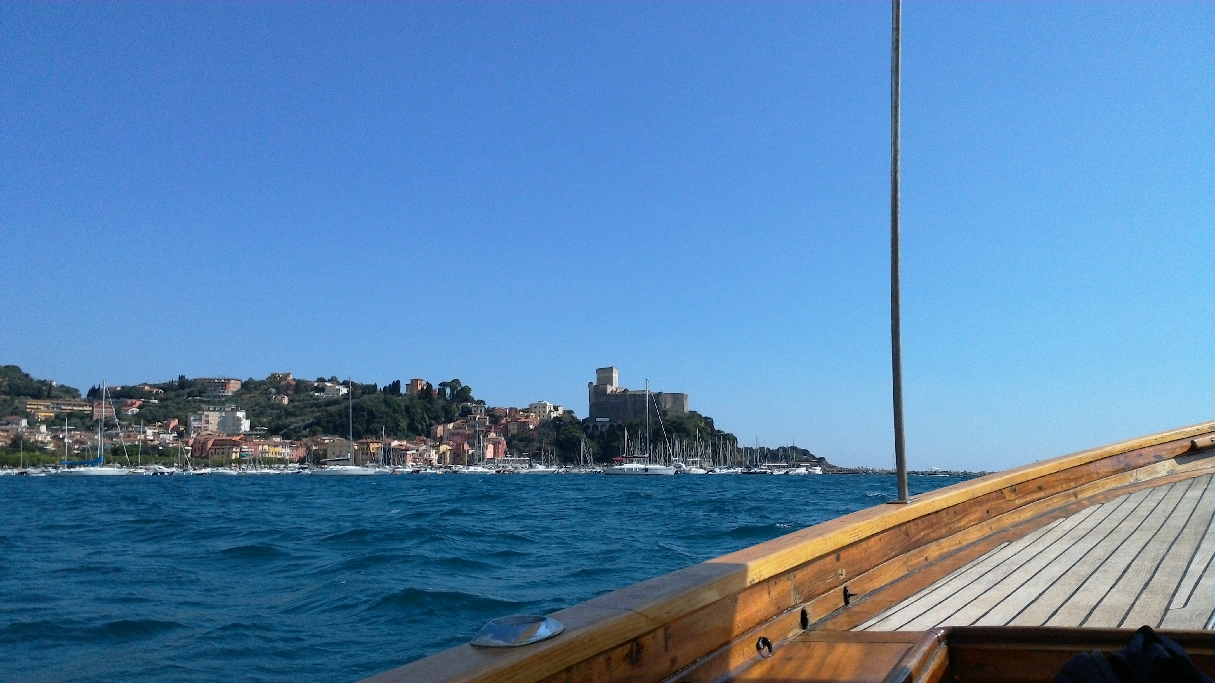 There is also the possibility to do a boat trip. At disposal there is a typical "Gozzo ligure" wooden made to explore all the Gulf in its beauty